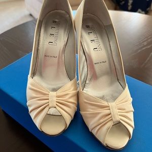 Beautiful Something Blue wedding shoes, size 6